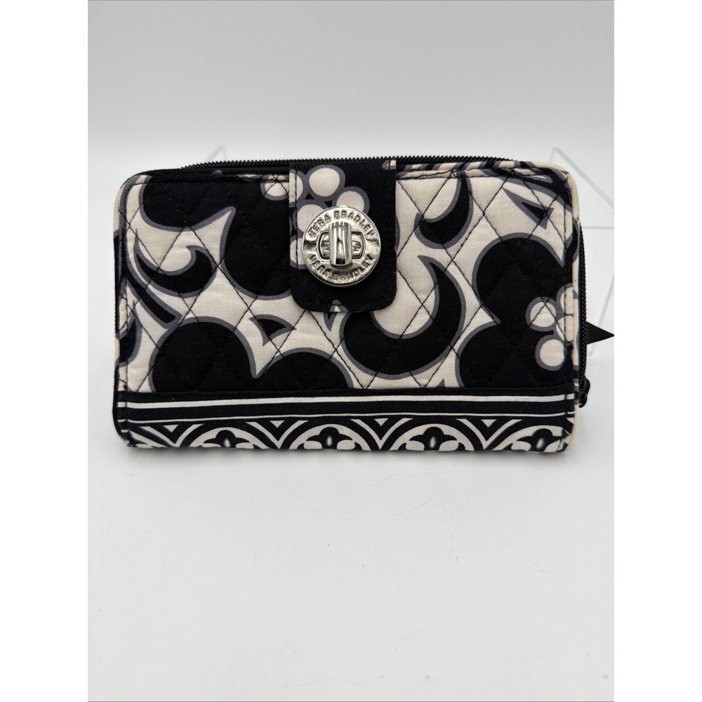 VERA BRADLEY Authentic Turn Lock Wallet Black & White‎ Pattern Great Condition